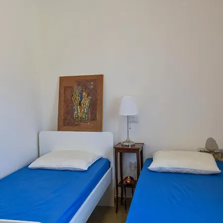 Cozy In Santantioco With Jacuzzi 아파트 SantʼAntìoco