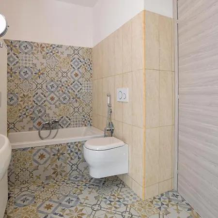 Cozy In Santantioco With Jacuzzi 아파트 *